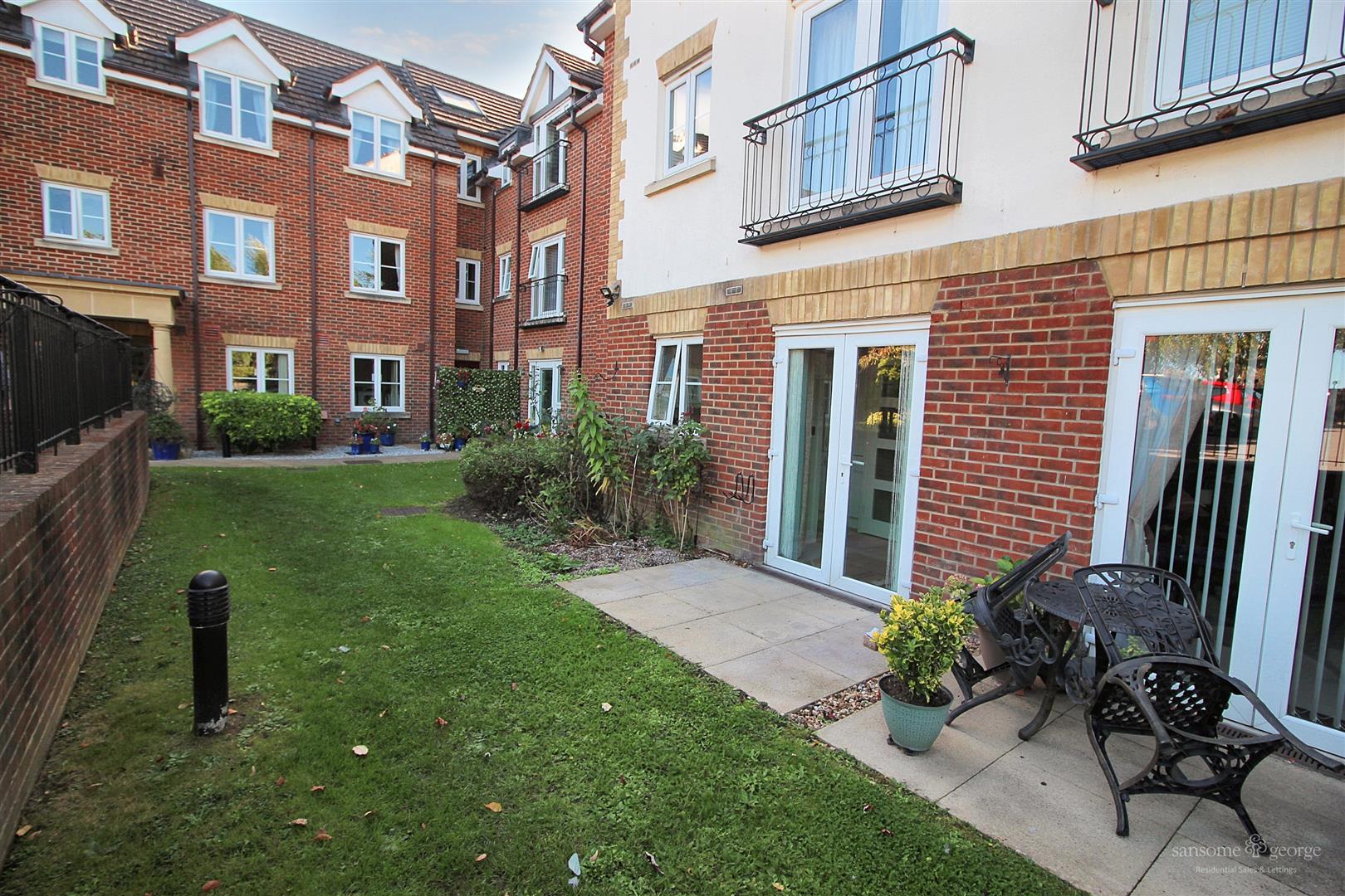 Bath Road, Calcot, Reading